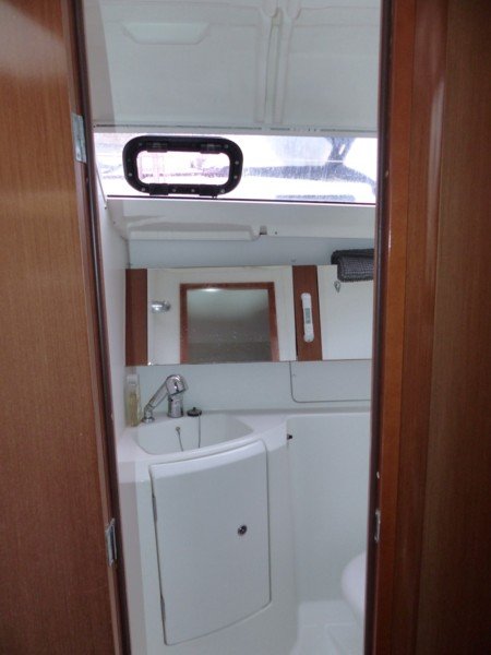 Oceanis 37 -39.jpg
